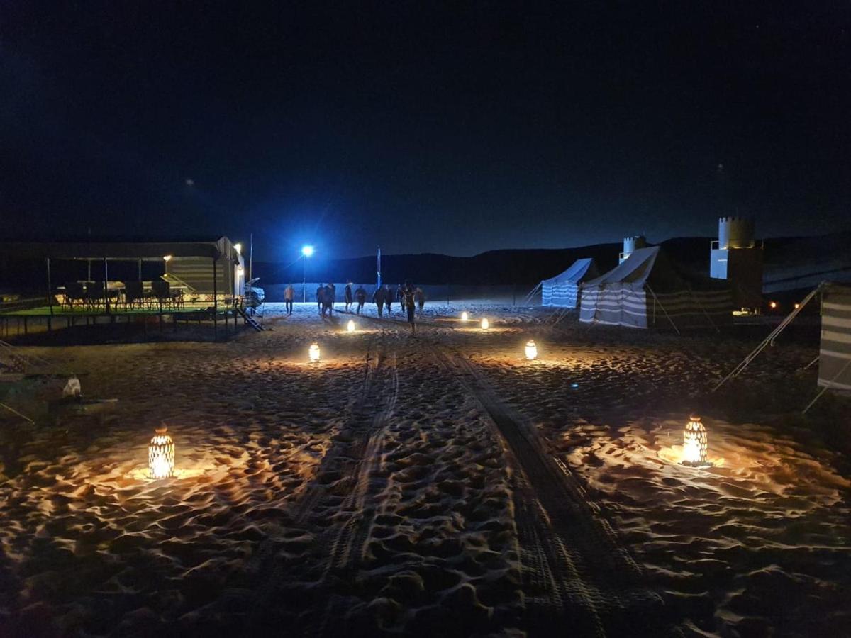 Crescent Desert Private Camp Shāhiq エクステリア 写真
